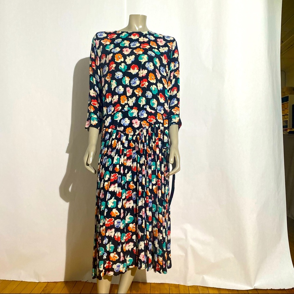 Vintage Floral Midi Dress - Picture 8 of 8